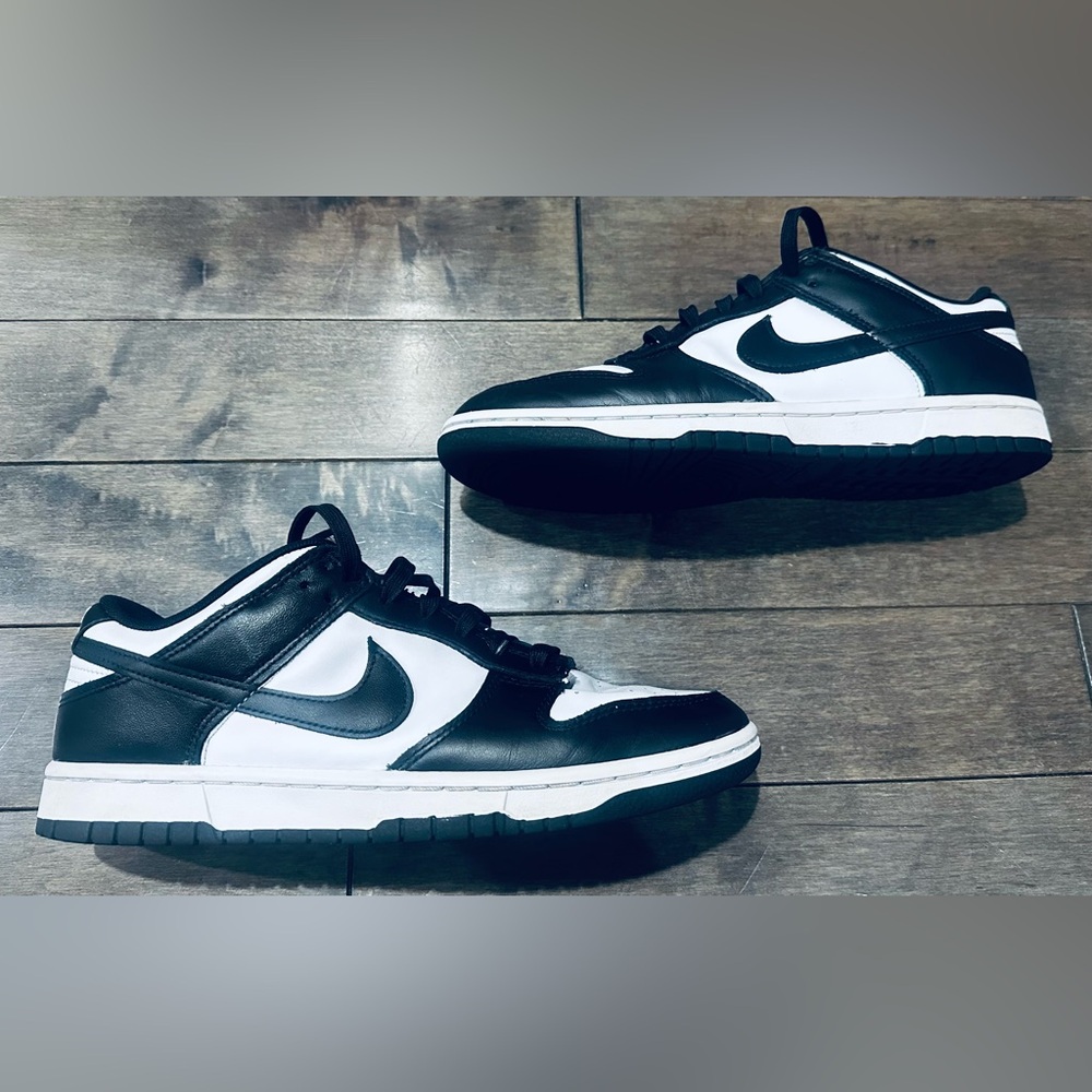 Like New Men’s Sz 8.5 Panda Black/White Nike Low Dunks